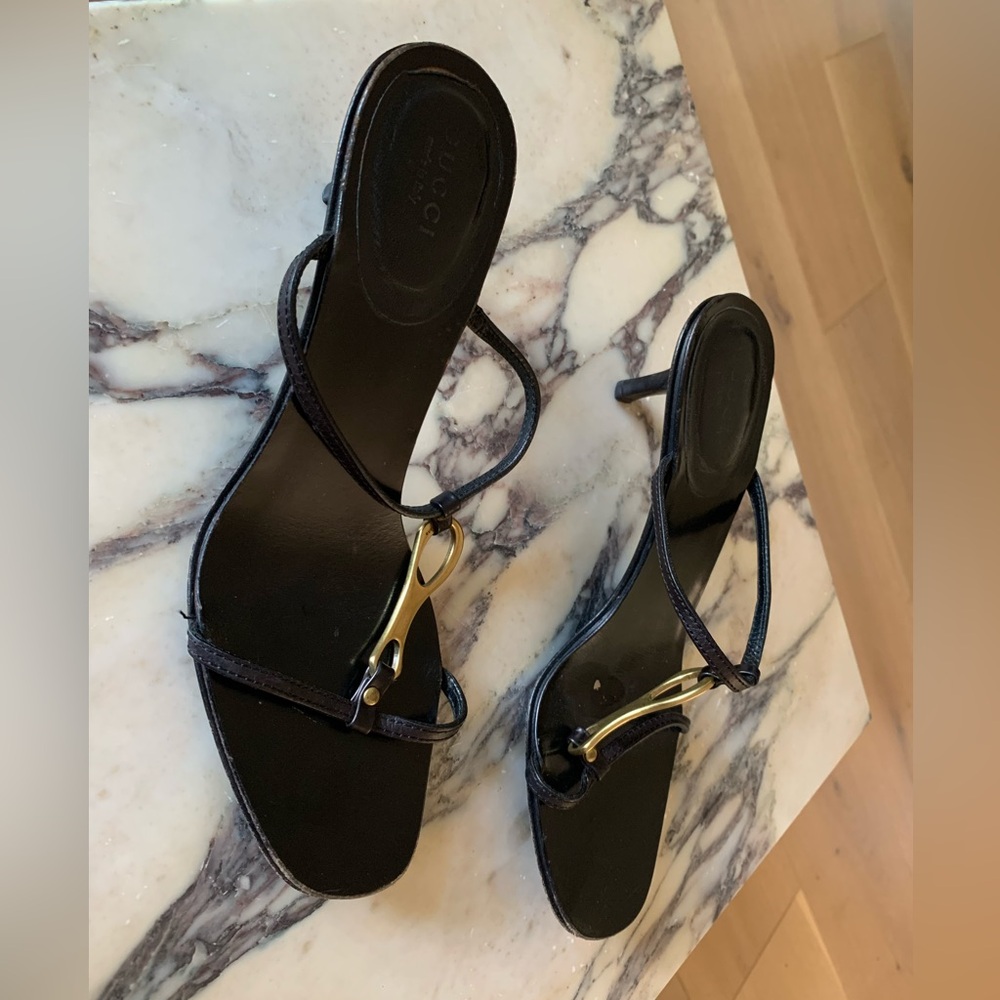 Gucci Black Leather Sandals with Gold Detail - Picture 2 of 6